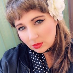 Meet your Posher, Erin